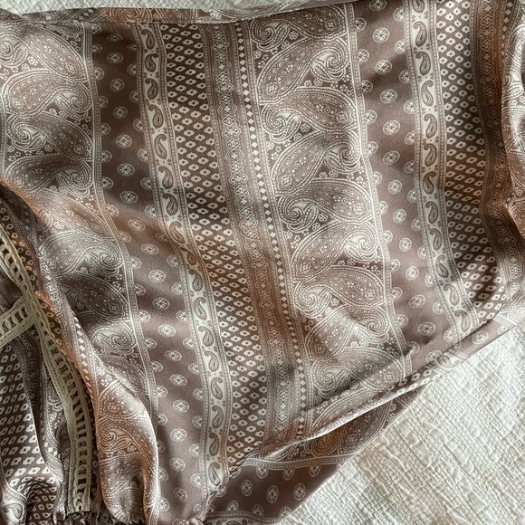 Sage romper caramel nude color silky - Picture 3 of 5